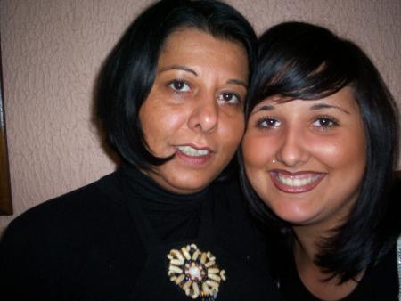 c'est ma maman et ma soeur je vous aimes 